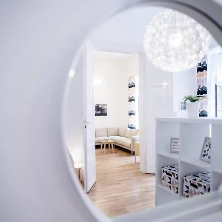 Huge, Central For 8 People Apartment