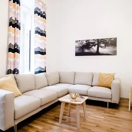 Huge, Central For 8 People