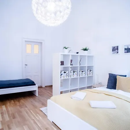 Huge, Central For 8 People Apartment