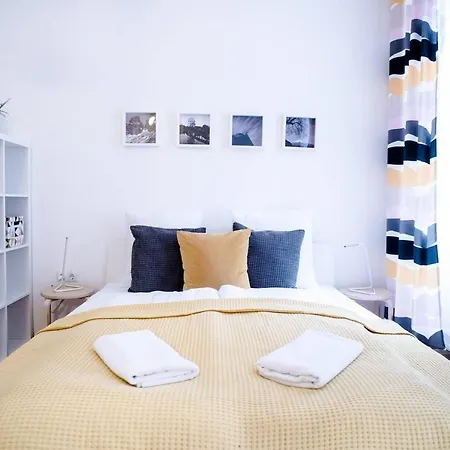 Apartment Huge, Central For 8 People Budapest